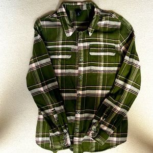 Patagonia women’s medium green and light pink flannel